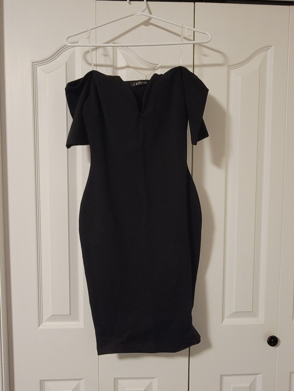 Black Off-Shoulder Sheath Dress